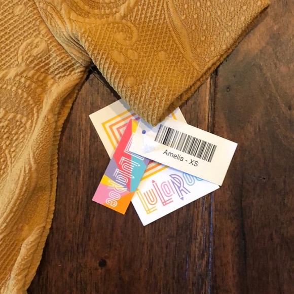 LuLaRoe Amelia - Picture 3 of 3